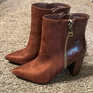 Bamboo Alligator Booties